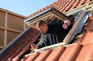 Pose de fenêtres de toit Velux à Labessette